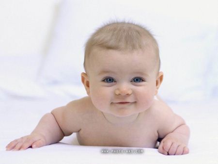 والپیپر بچه ناز و شیرین Cute baby Wallpaper