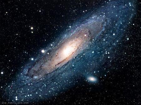 کهکشان آندرومدا andromeda galaxy