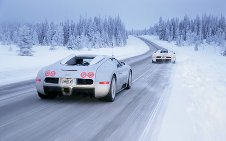 عکس ماشین بوگاتی در جاده برفی snow wallpaper bugatti winter