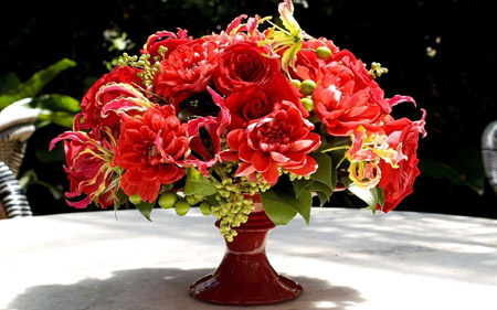 عکس گلدان گلهای قرمز زیبا bouquet flowers vase
