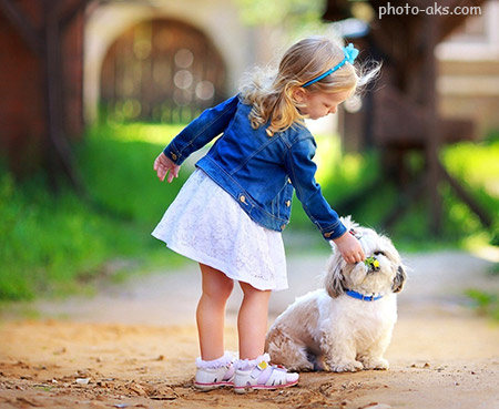 عکس دختر کوچولو و سگ بامزه girl and dog wallpaper