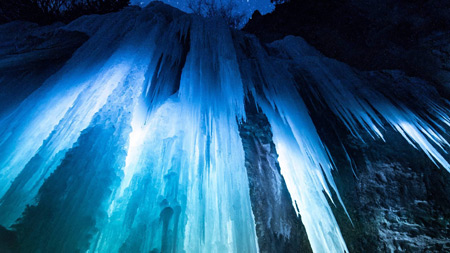 آبشار یخ زده پارک کلرادو ice caves waterfall
