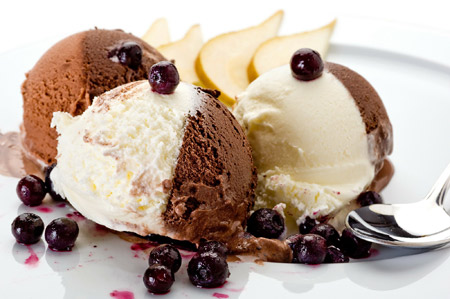 بستنی اسکوپی وانیلی شکلاتی ice cream chocolate