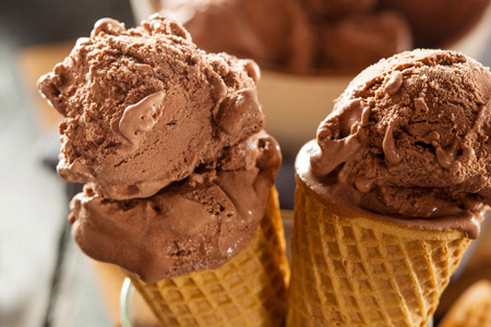 عکس بستنی قیفی شکلاتی ice cream chocolate