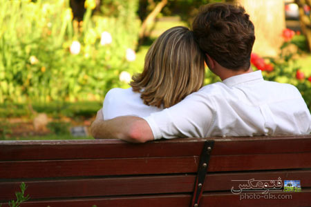 عکس عاشقانه روی نیمکت پارک love on bench