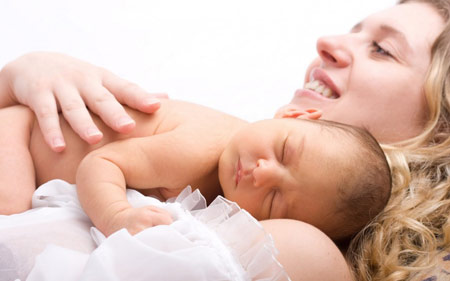 عکس نوزاد در آغوش مادر nozad agosh madar