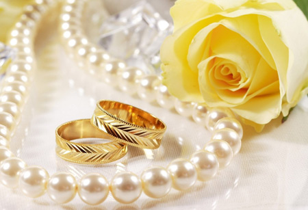 پوستر رمانتیک عاشقانه حلقه ازدواج طلا beautiful wedding ring wallpaper