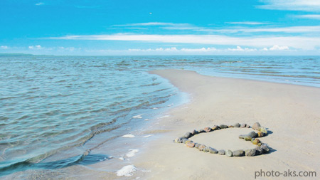 عکس قلب در کنار ساحل sea love sand rocks