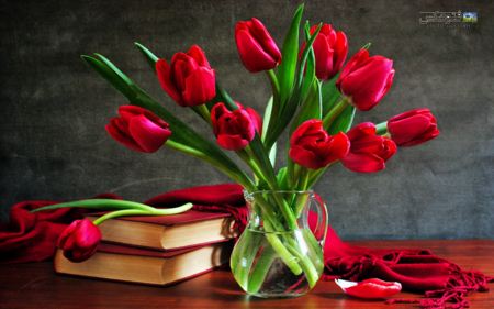 زیباترین پوستر گل لاله در گلدان poster gole laleh