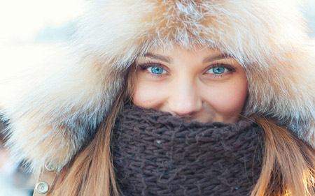 دختر چشم آبی زیبا در زمستان winter beauty girl blue eye