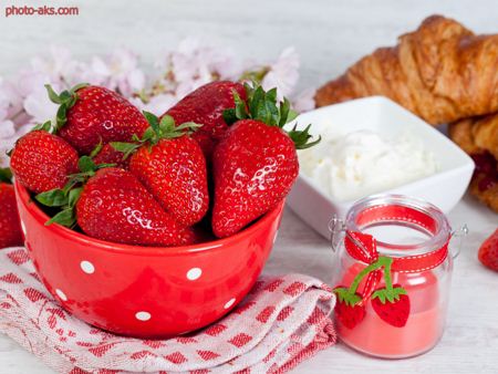 عکس توت فرنگی خوشمزه و لذیذ strawberries wallpaper hd