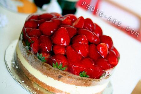عکس کیک توت فرنگی Strawberry Cake