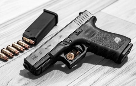 عکس اسلحه کلت با خشاب g32 glock gun wallpaper