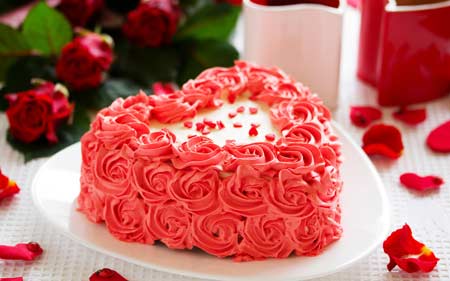 کیک تولد عاشقانه قلبی شکل happy brithday heart cake