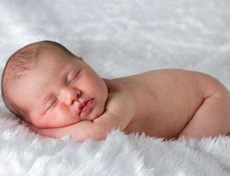 عکس نوزاد خوابیده بدون لباس aks khab nozad lokht