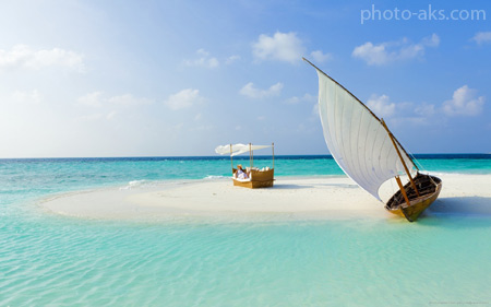 مناظر زیبا کنار ساحل boat beautiful beach maldives