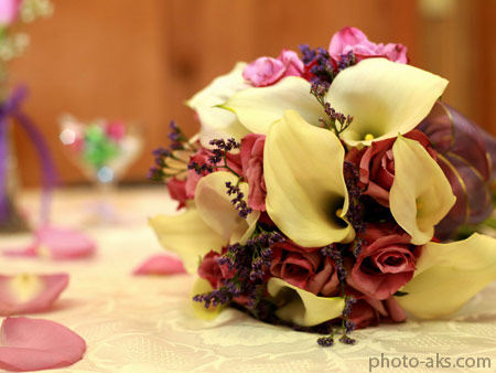 دسته گل عروسی با گل شیپوری wedding bouquet zantedeschia