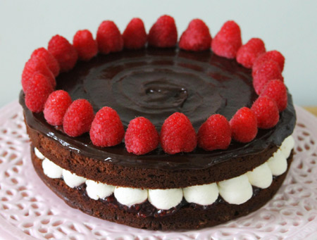 تزیین کیک خانگی ساده chocolate cake design