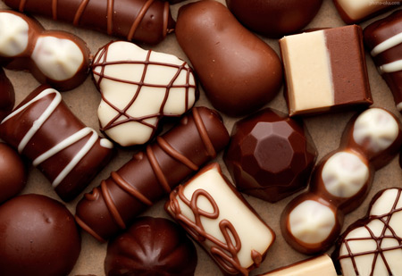 شکلات شیری سفید و کاکاوئی chocolate milk sweets