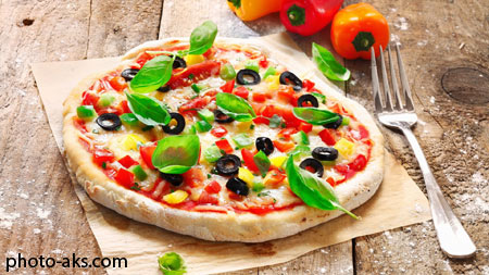 پیتزا لذیذ ایتالیایی delicious italian pizza