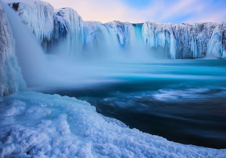 عکس آبشار یخ زده ایسلند frozen waterfall