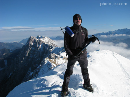 عکس کوهنورد در قله کوه koh navard