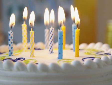 عکس کیک تولد با شمع روشن pie candles cake birthday